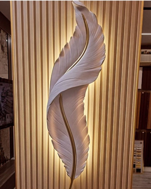 مصباح حائط فاخر بتصميم الريشة المضيئة